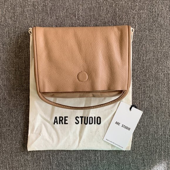 Are Studio Handbags - are studio mano clutch in dust
